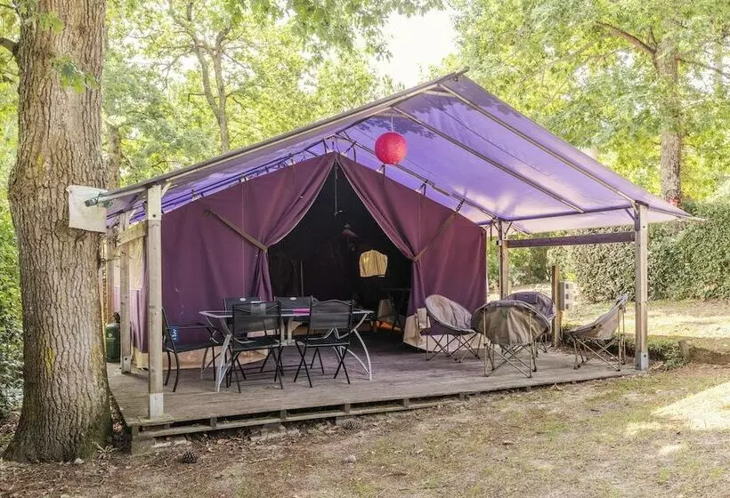 Hotelli Camping Les Pins De Sel