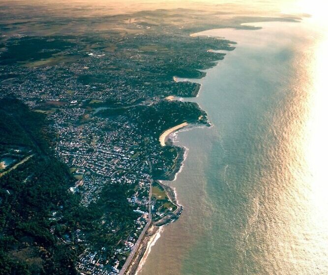 Отель Camping Les Pins De Sel