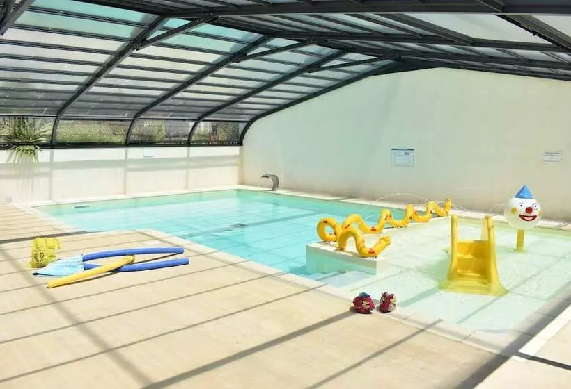 Hotelli Camping Les Pins De Sel