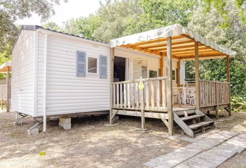 Hotelli Camping Les Pins De Sel