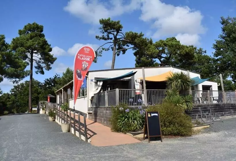 Hotelli Camping Les Pins De Sel