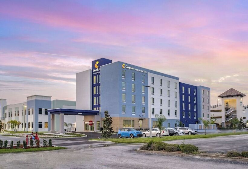 ホテル Comfort Inn & Suites New Port Richey Downtown District