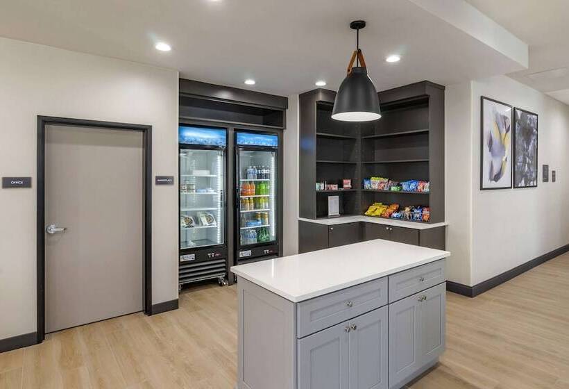 ホテル Comfort Inn & Suites New Port Richey Downtown District