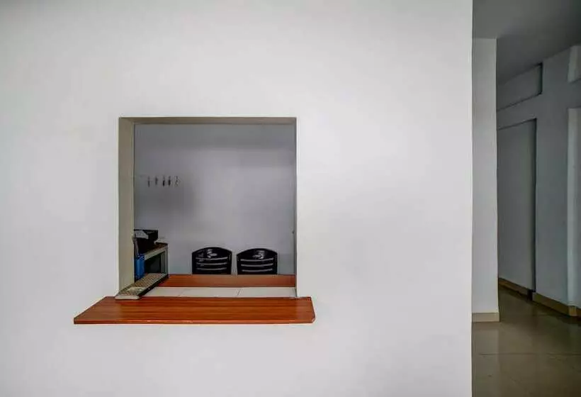 ホテル Oyo 90994 Ada Guest House