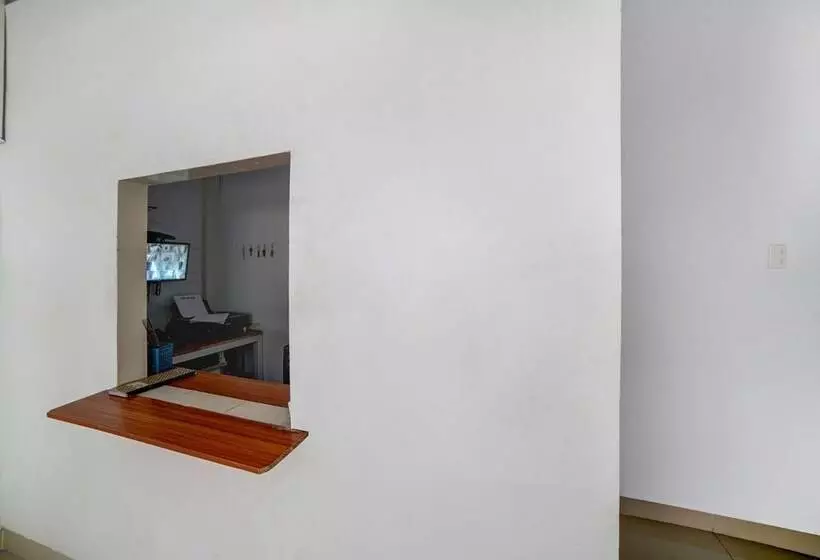 ホテル Oyo 90994 Ada Guest House