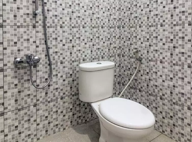 هتل Oyo 91243 Bina Syariah Guest House