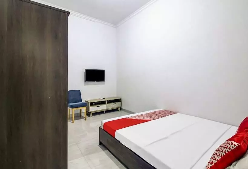 هتل Oyo 91243 Bina Syariah Guest House