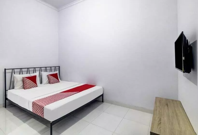 هتل Oyo 91243 Bina Syariah Guest House