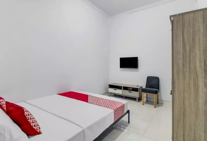 هتل Oyo 91243 Bina Syariah Guest House