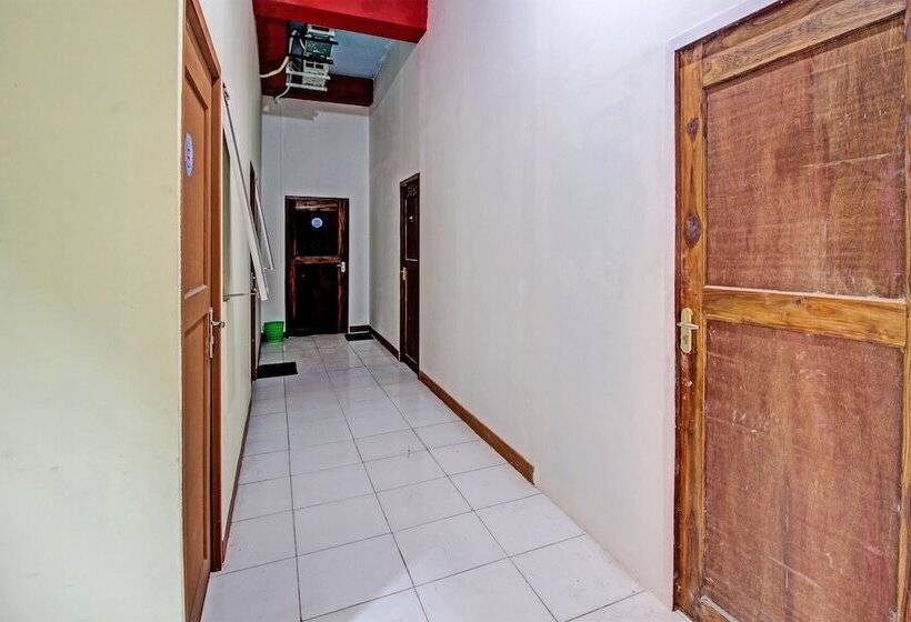 호텔 Capital O 91690 Moza Guest House