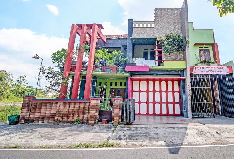 호텔 Capital O 91690 Moza Guest House