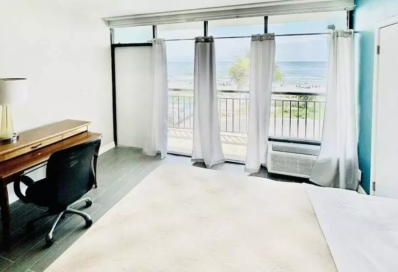 هتل Summerwind Oceanfront