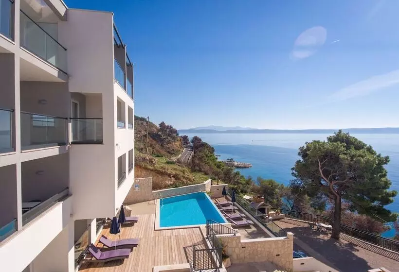 Hotelli Villa Cascada