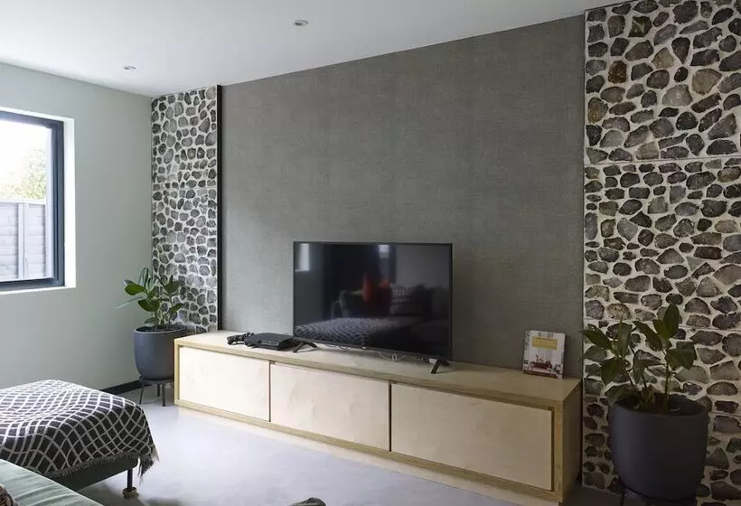 Residenssi Grand Designs Chess Valley Project   Rickmansworth