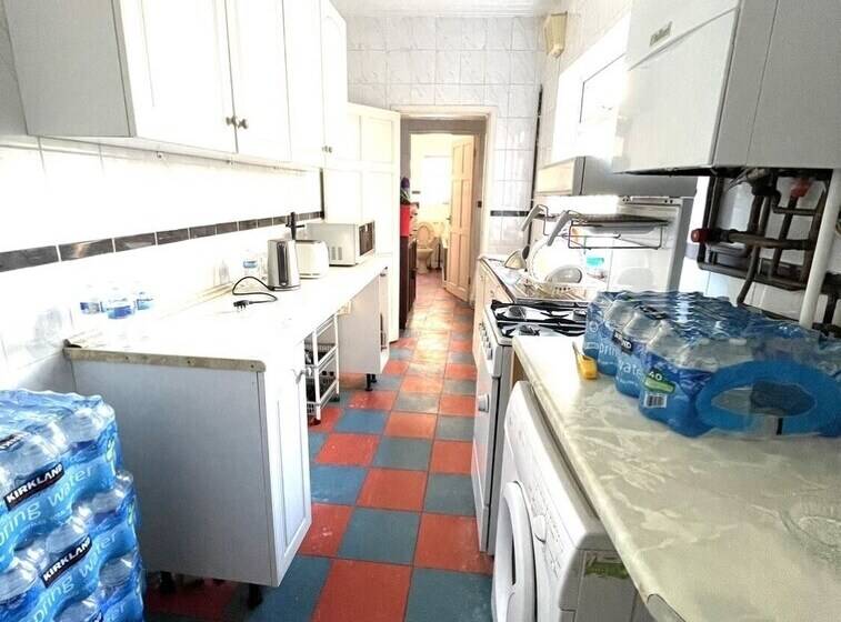 اقامتگاه Lovely 3 Bed House In Coventry Airbnb Property