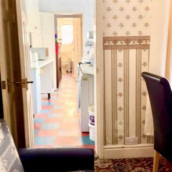 اقامتگاه Lovely 3 Bed House In Coventry Airbnb Property