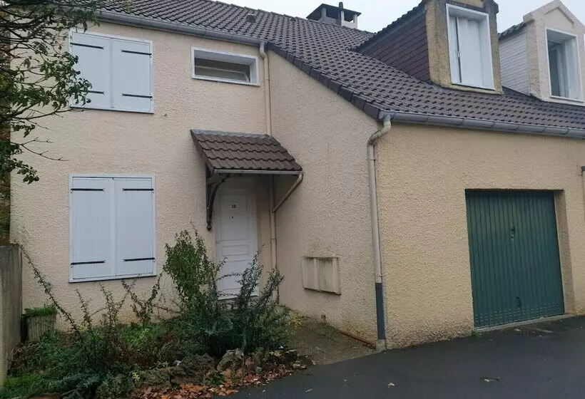 Auberge Rose   Hostel