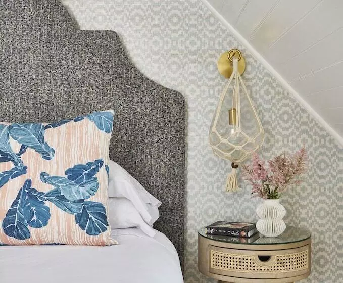 مسافرخانه The Coco, The Edgartown Collection