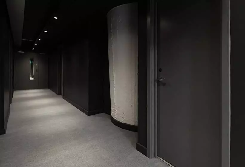 Zedwell Underground Hotel Tottenham Court Rd