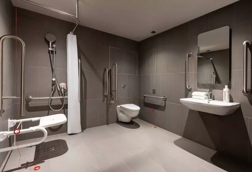 Zedwell Underground Hotel Tottenham Court Rd