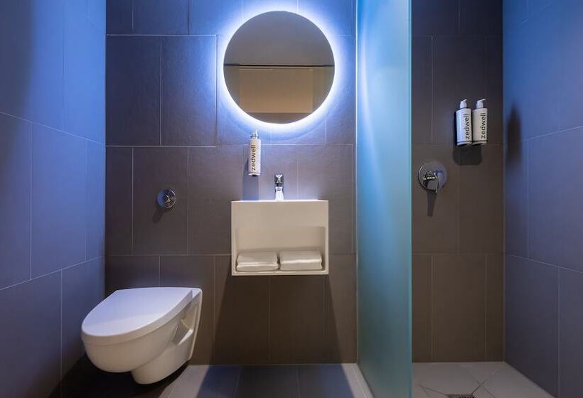 Zedwell Underground Hotel Tottenham Court Rd