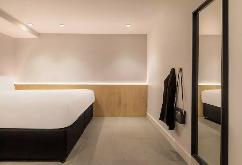 Zedwell Underground Hotel Tottenham Court Rd