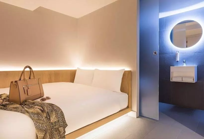 Zedwell Underground Hotel Tottenham Court Rd