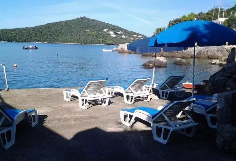 Majatalo Apartments Rašica Molunat