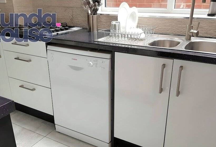 Пансион Kunda House Bournbrook