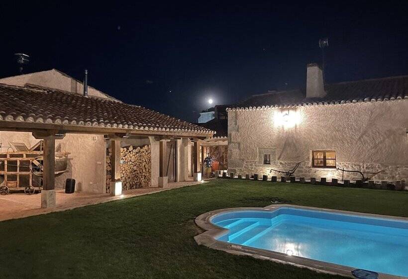 פנסיון La Centenaria De Alaraz