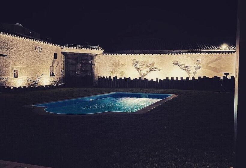 פנסיון La Centenaria De Alaraz