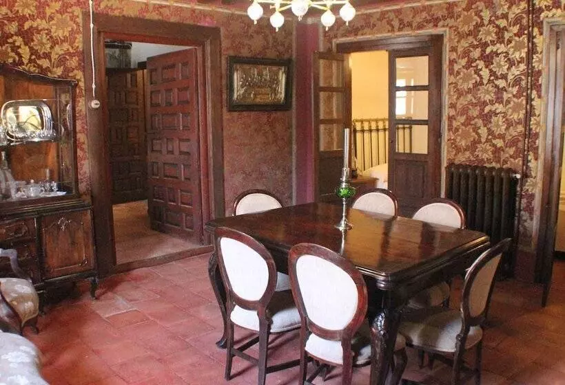 Majatalo La Centenaria De Alaraz