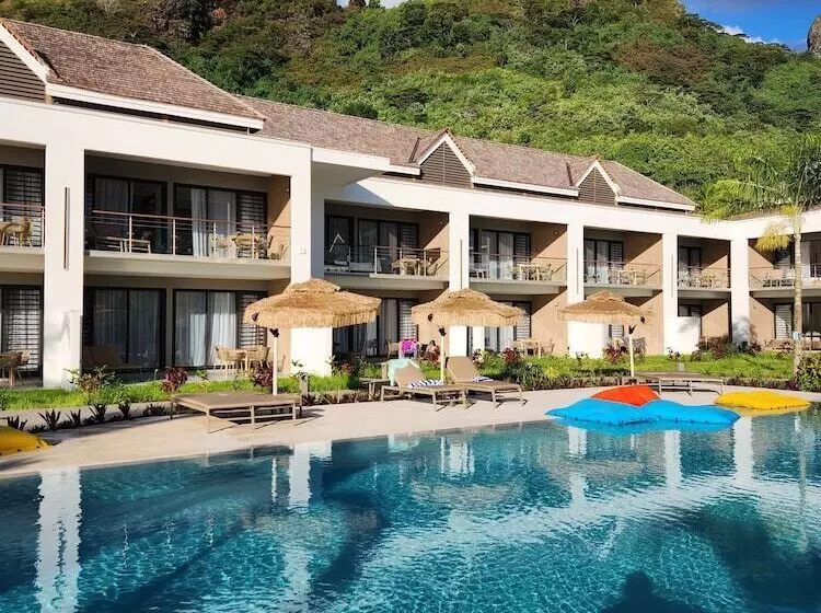 Cook S Bay Hotel & Suites