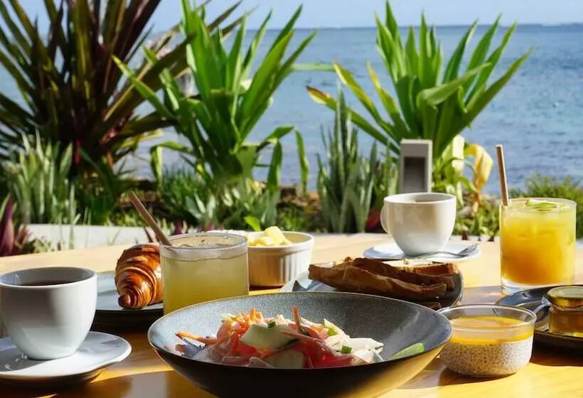 Cook S Bay Hotel & Suites