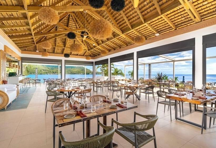 Cook S Bay Hotel & Suites