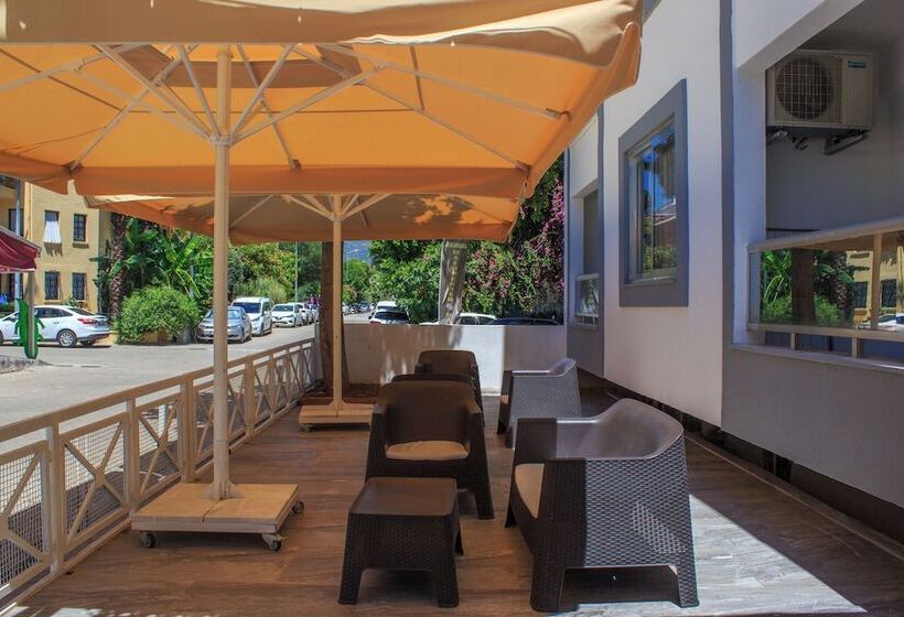 هتل Aloha Suites Mediterranean