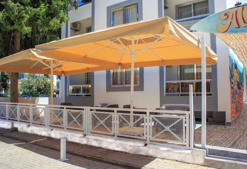 هتل Aloha Suites Mediterranean