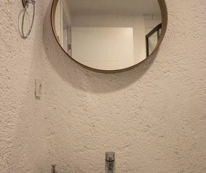 هتل Aloha Suites Mediterranean