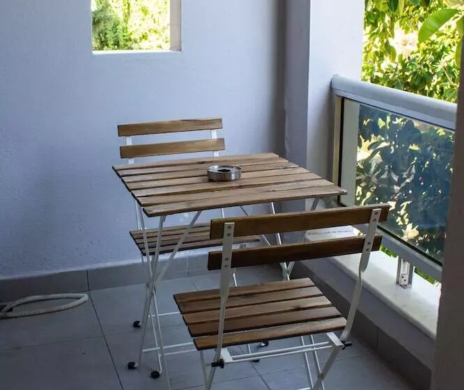 هتل Aloha Suites Mediterranean