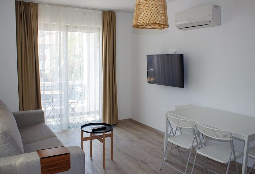 هتل Aloha Suites Mediterranean