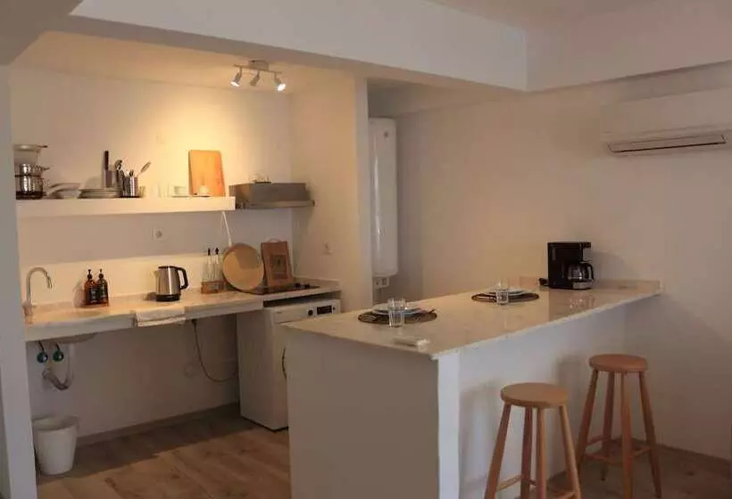 هتل Aloha Suites Mediterranean