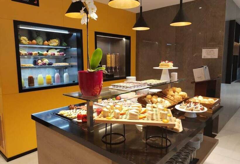 酒店 Ikonik Miraflores