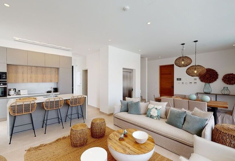 ホテル Periyiali Konnos Villas Beach Resort