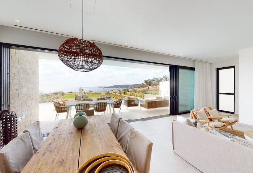 ホテル Periyiali Konnos Villas Beach Resort