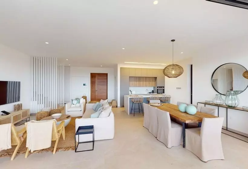 هتل Periyiali Konnos Villas Beach Resort