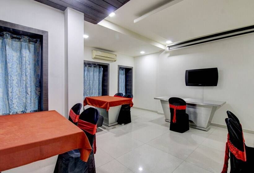 בית מלון כפרי Treebo Seven Suites