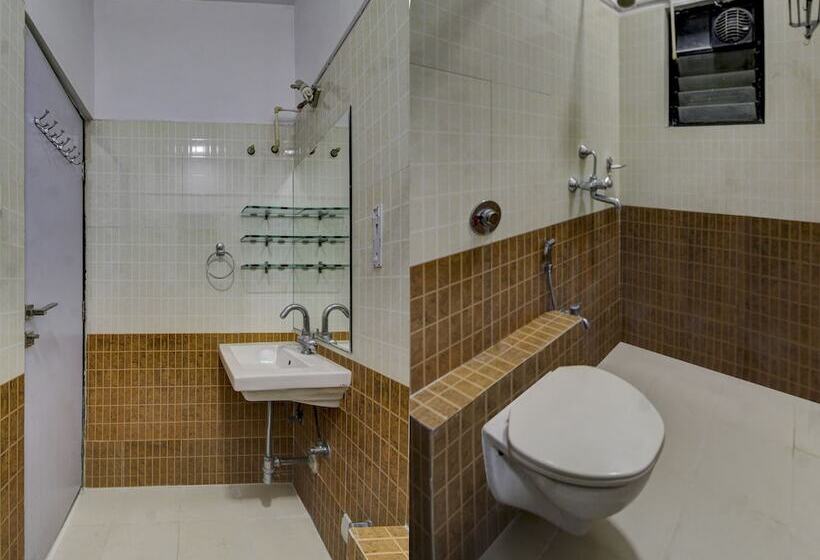 בית מלון כפרי Treebo Seven Suites