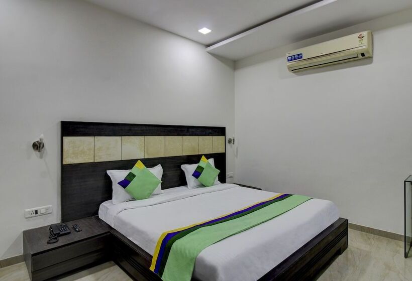 בית מלון כפרי Treebo Seven Suites