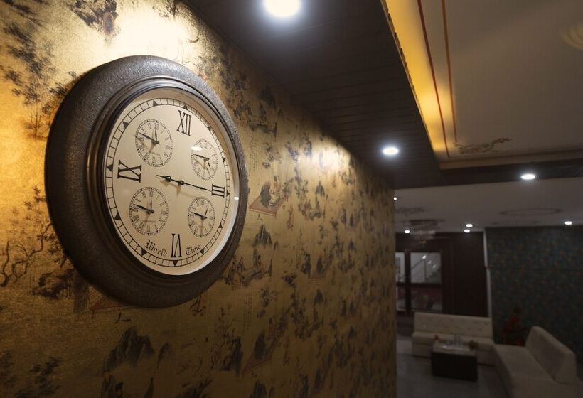 Tripli Hotels Arunoday Palace