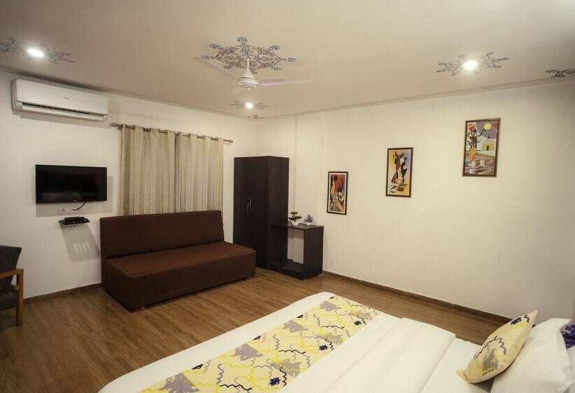 Tripli Hotels Arunoday Palace